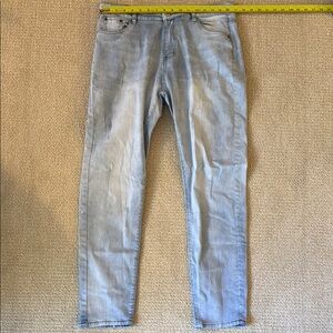 Relaxed Fit Blue Jeans with Classic Denim Wash